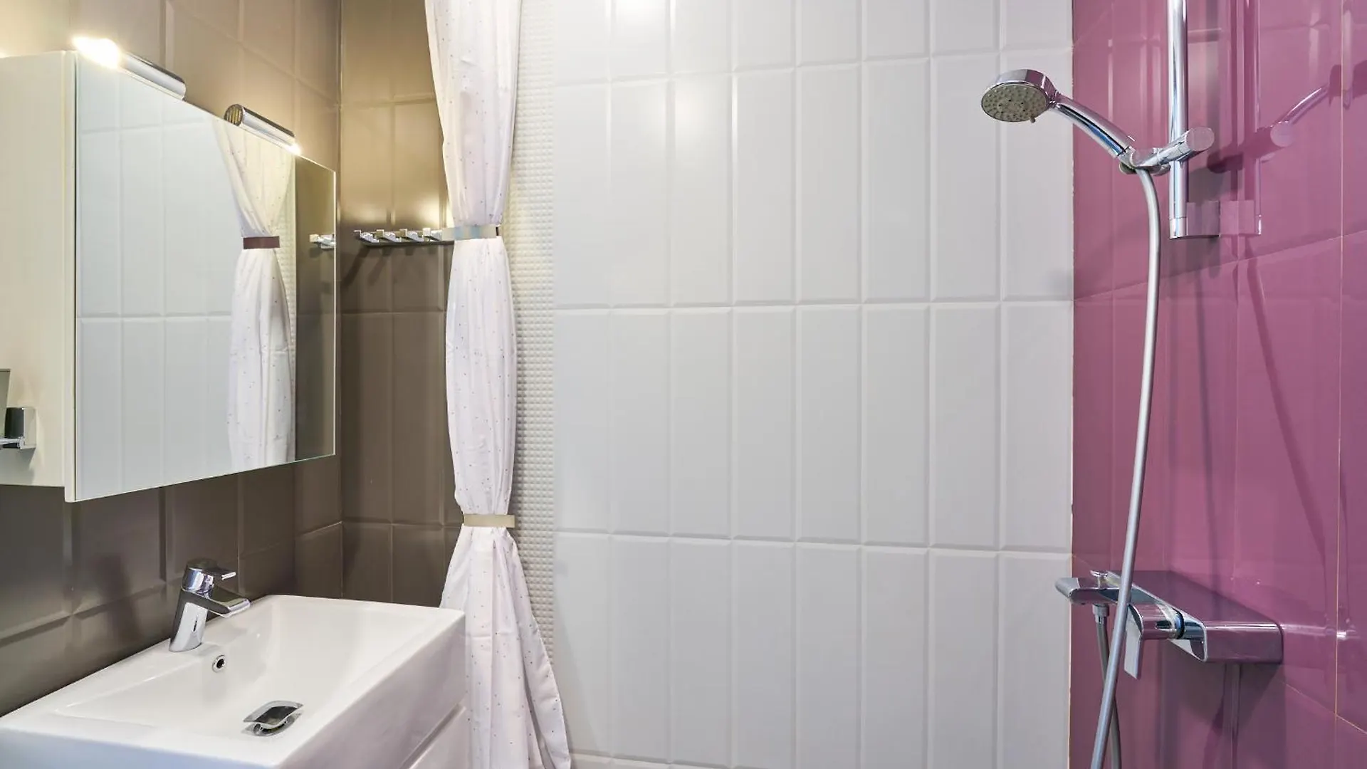 *New* Top View Loft 2 Bdrm Sofia Apartment