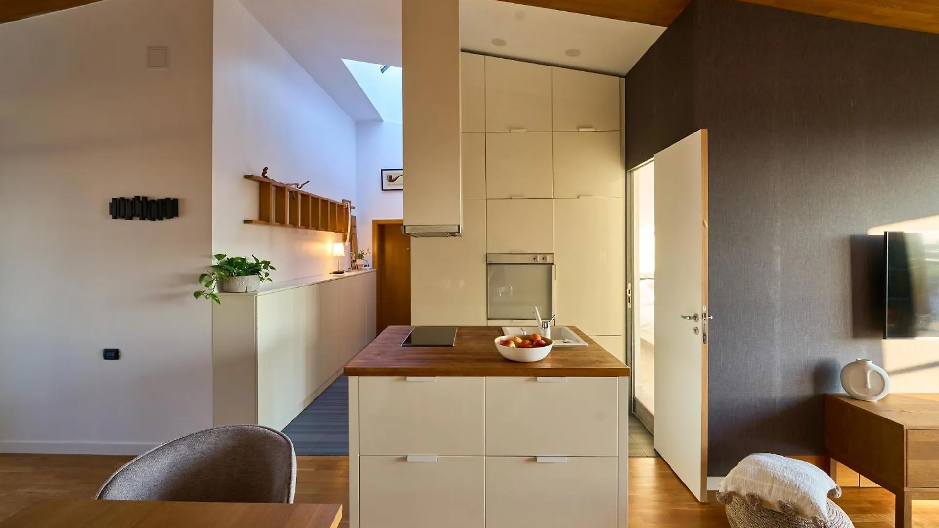 *New* Top View Loft 2 Bdrm Sofia